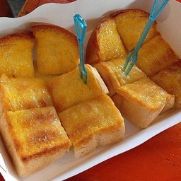 ขนม ปังปิ้ง เนยน้ำตาล 1 แผ่น
