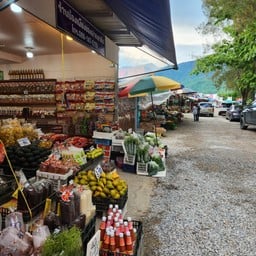 จุดชมวิวสวนรัชมังคลาภิเษก ตลาดชมวิวกลางเขา (ผลิตภัณฑ์ชาวดอย)
