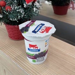 โยเกิร์ตผลไม้รวม