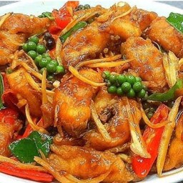 [อร่อยซ่ากับโค้ก] ผัดฉ่าปลานิล +  โค้ก ออริจินัล (กระป๋อง)