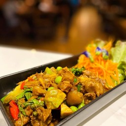 ผัดเผ็ดขาหมู