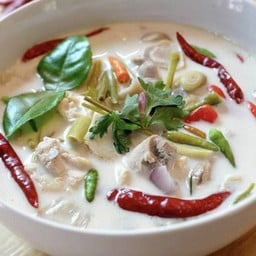 ต้มข่าไก่