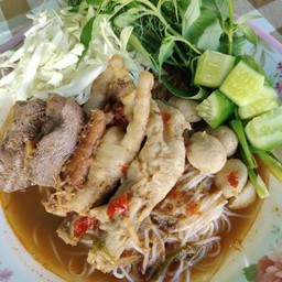 ขนมจีนน้ำยาป่า