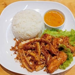 ข้าวทะเลทอดกระเทียม