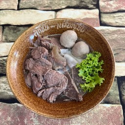 ก๋วยเตี๋ยวเนื้อตุ๋นรวม