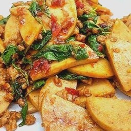 กะเพราหมูสับ+หมูยอ ราดข้าว