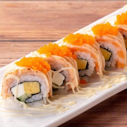 Salmon Roll Burned Cream Cheese Half (4 Pcs.)