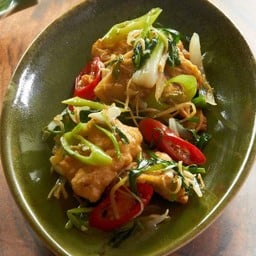 ปลากะพงผัดขึ้นฉ่าย