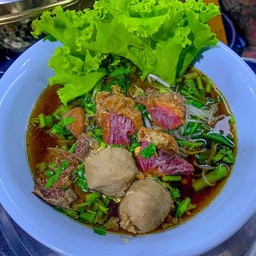 ก๋วยเตี๋ยวเนื้อตุ๋นรถกะป๊อ