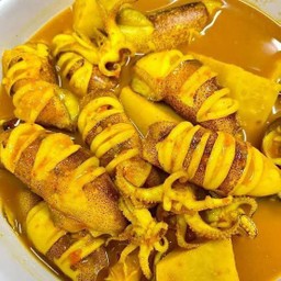 แกงส้มหมึกกุ้ง ออดิบ