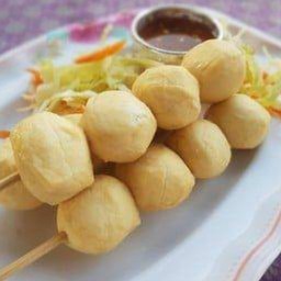 ลูกชิ้นเต้าหู้หมูทอด