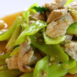 ผัดพริกหยวก