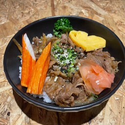 ข้าวหน้าเนื้อผัดโชยุ