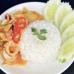 ข้าวราดหมึกไข่เค็ม