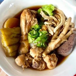 ก๋วยเตี๋ยวไก่มะระตุ๋นรสเด็ด พฤกษาอเวนิว