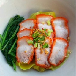 เกี๊ยวน้ำหมูแดง