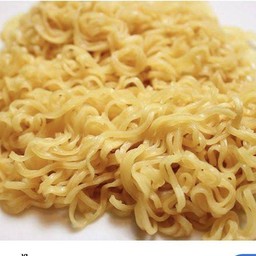 มาม่าเพิ่มเส้น