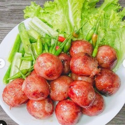 ไส้กรอกอีสานจิ๋วชุด 30 ลูก พร้อมผักเครื่องเคียง