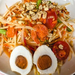 ส้มตำไทยไข่เค็ม