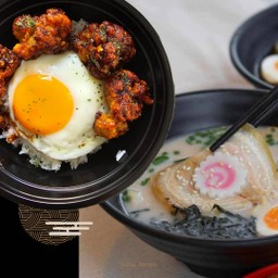 ชุดสุดคุ้ม ข้าวไก่ทอดนิวยอร์ก + เกี๊ยวซ่า