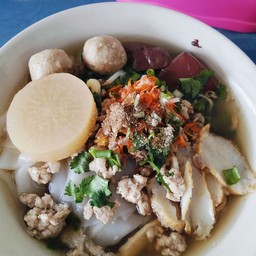 ก๋วยเตี๋ยวหมูบางแสนทาวเวอร์