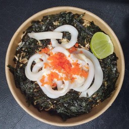 มาม่าซอสต้มยำ (สาหร่าย+หมึก+ไข่กุ้ง)