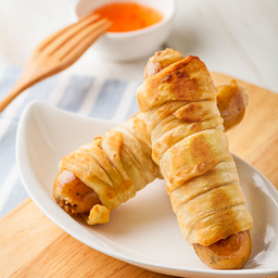 โรตีพันไส้กรอก 2 ชิ้น