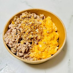 ข้าวหมูกระเทียม