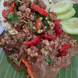 ข้าวกระเพราเนื้อ