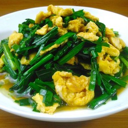 韭菜炒蛋 กุยช่ายผัดไข่