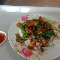 ข้าวผัดพริกแกง