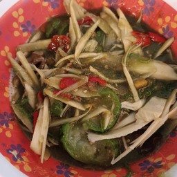 แกงเปรอะหน่อไม้สด
