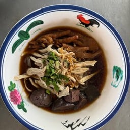 ก๋วยเตี๋ยวไก่มะระ (ปิ่นทอง 4)