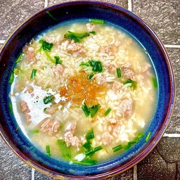 ข้าวต้มกุ้งแต่ขอใช้รูปข้าวต้มหมูนะครับ