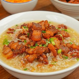 ข้าวต้มหมูกรอบ