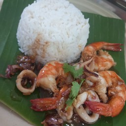 ข้าวทะเลทอดกระเทียม