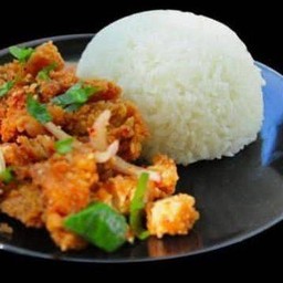 ข้าวยำไก่แซ่บ