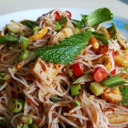 มัมพลอย ยำแซ่บ🌶️