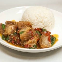 ข้าวกระเพราหมูกรอบ