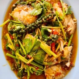 ผัดฉ่าปลากระพง