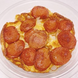 ข้าวไข่เจียวไส้กรอกจั้มโบ้หนังกรอบ