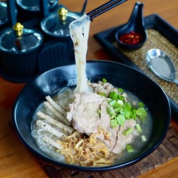 ก๋วยจั๊บญวนทรงเครื่อง