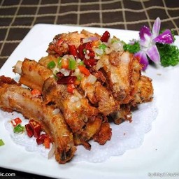 蒜香排骨 ซี่โครงหมูทอดพริกเกลือ