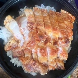 ข้าวหมูกรอบ