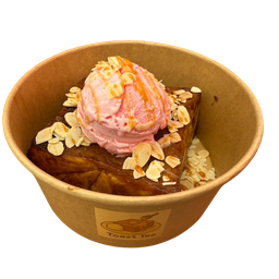 สตรอวเบอรี่ อัลมอนต์ โทสต์ (ซอส คาราเมล)