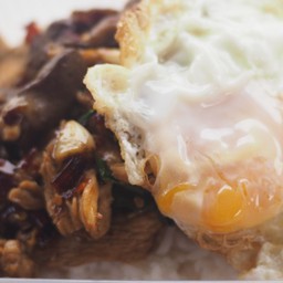 ข้าวกะเพราเจ๊เเกะ