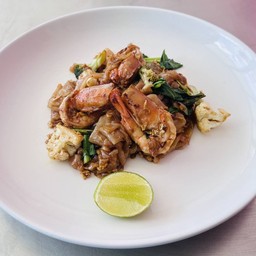 ผัดซีอิ๋วกุ้ง