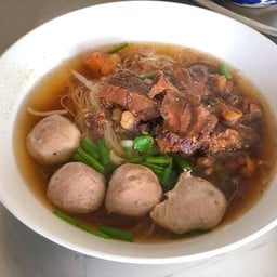 ก๋วยเตี๋ยวกะเทย หน้ามินิบิ๊กซี