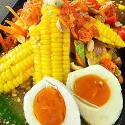 ตำข้าวโพดไข่เค็ม