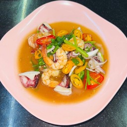 กุ้ง-ปลาหมึกผัดขึ้นฉ่าย